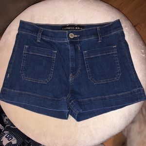 EXPRESS Shorts